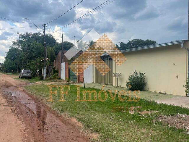 #230 - Casa para Venda em Brotas - SP - 2