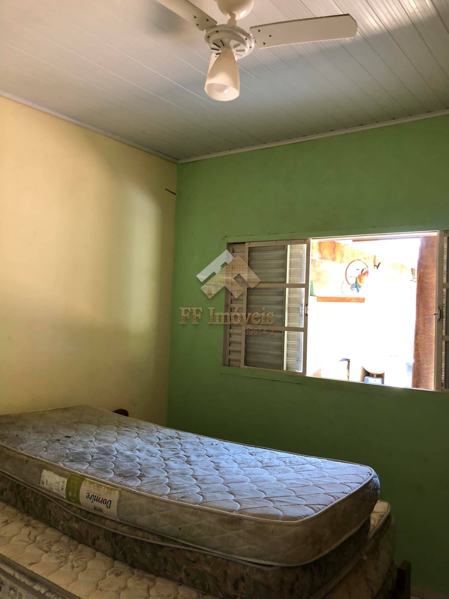 Casa à venda com 2 quartos, 300m² - Foto 13