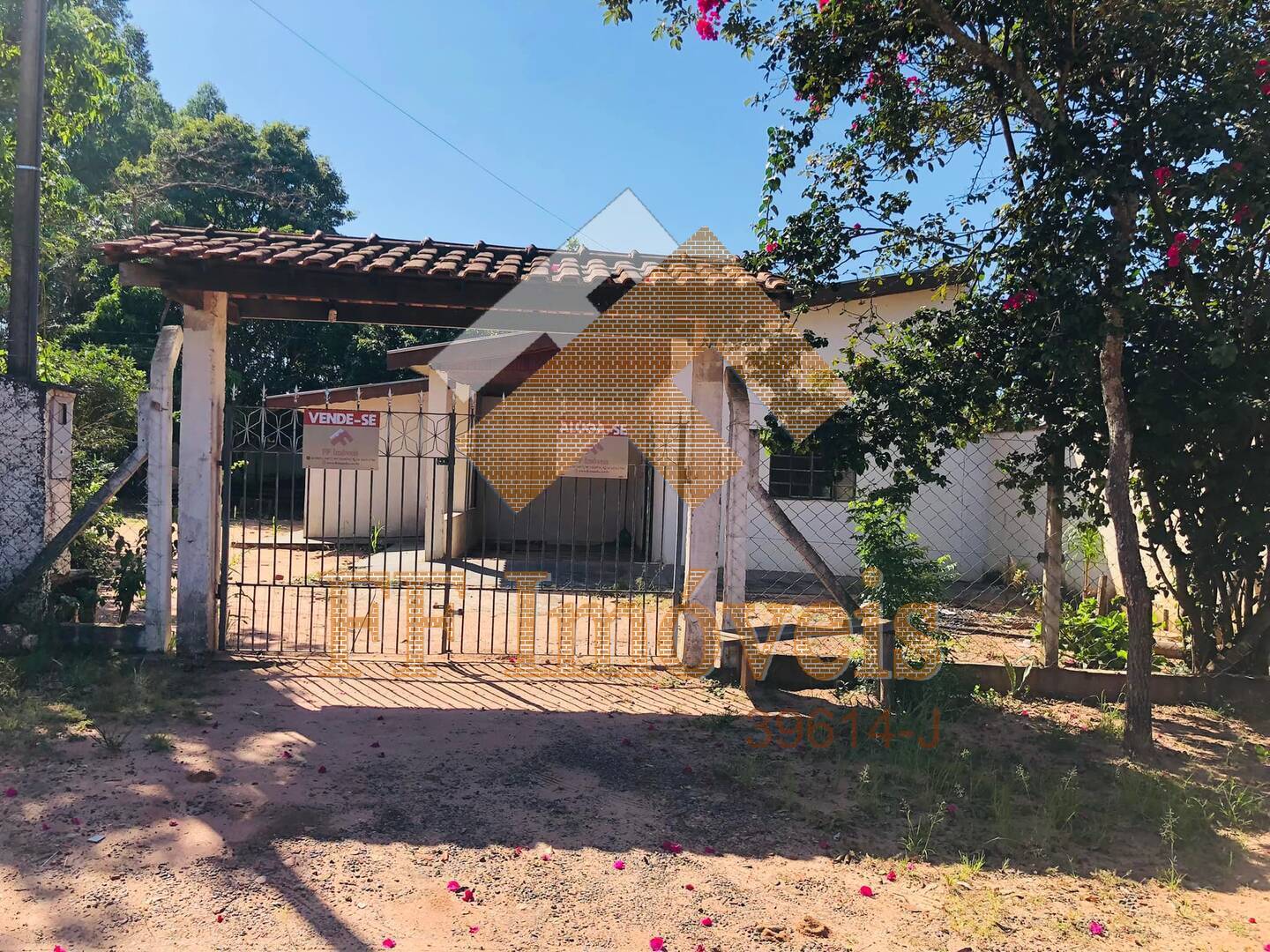 Casa à venda com 1 quarto, 600m² - Foto 1