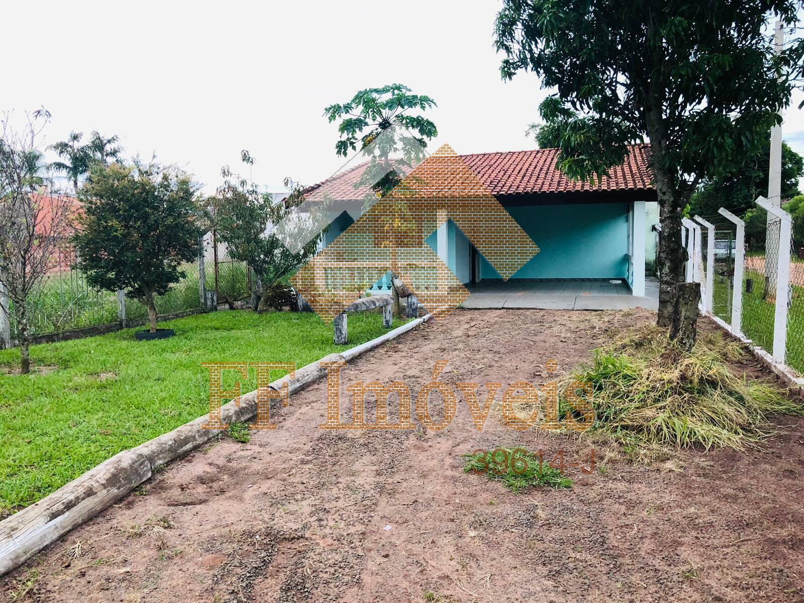 Casa à venda com 1 quarto, 300m² - Foto 1