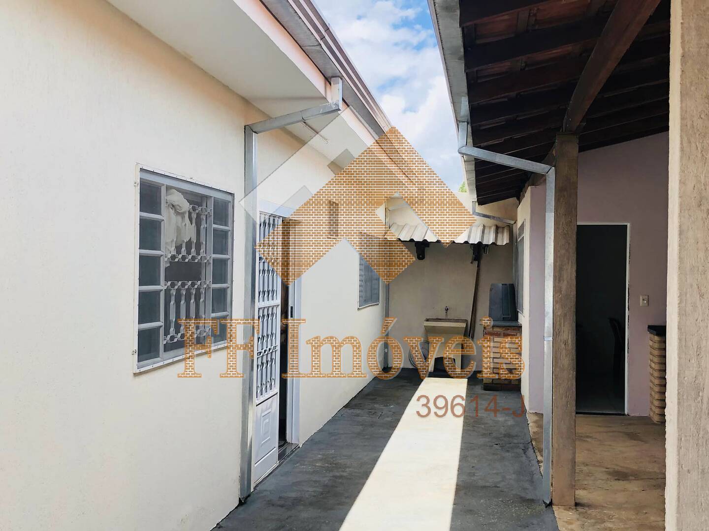 Casa à venda com 1 quarto, 300m² - Foto 17