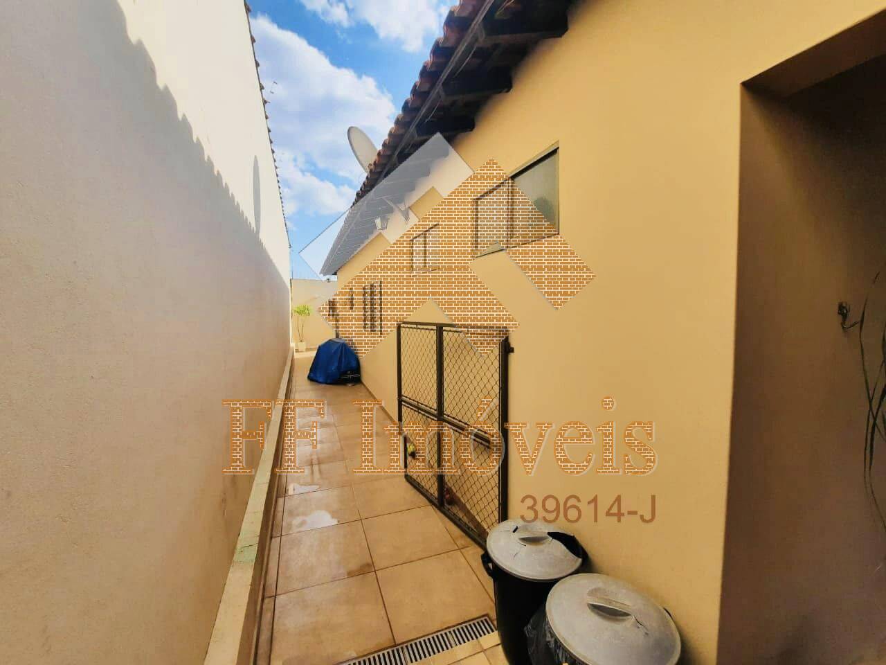 Casa à venda com 3 quartos, 150m² - Foto 35