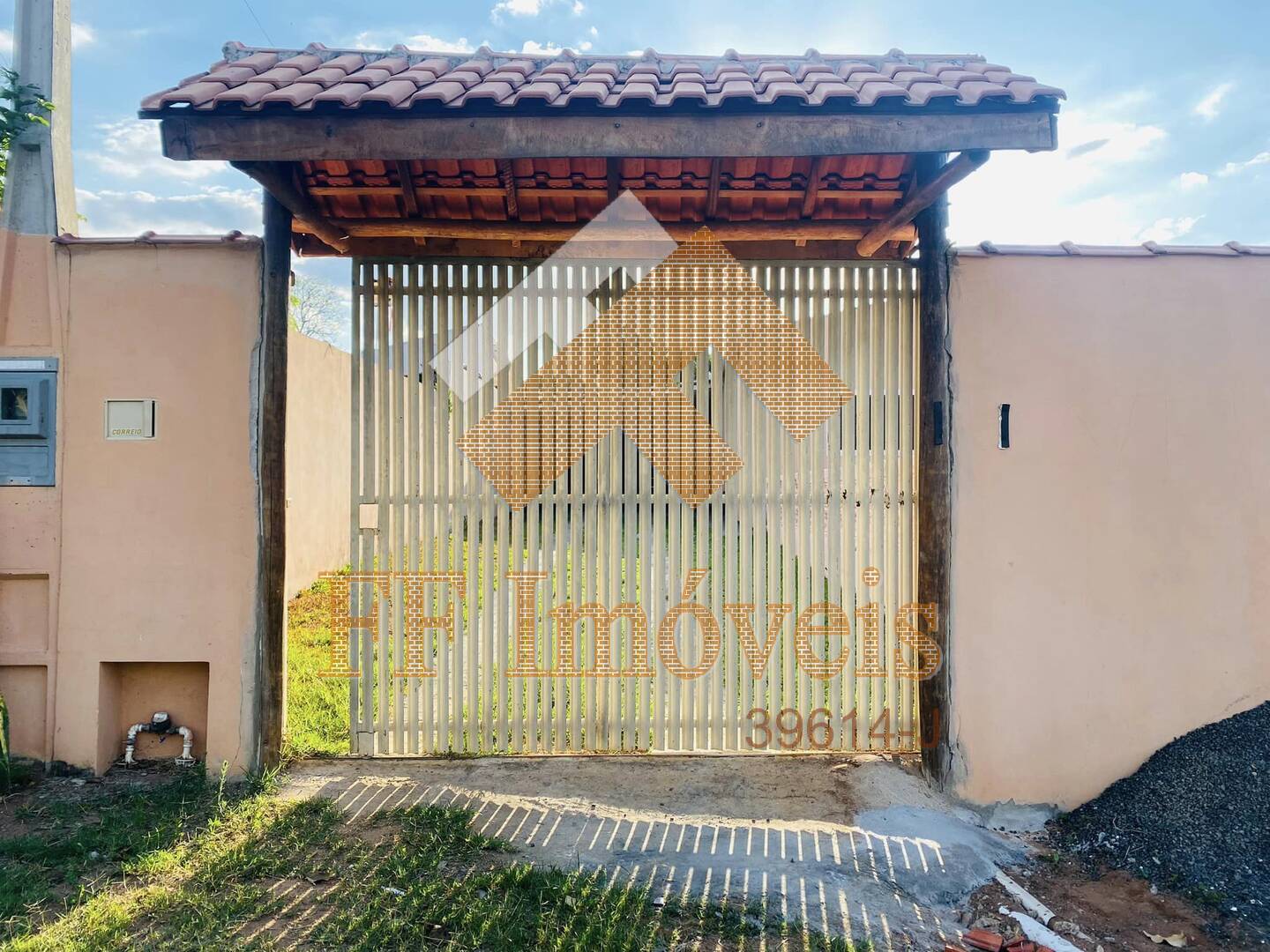 Casa à venda com 2 quartos, 300m² - Foto 2