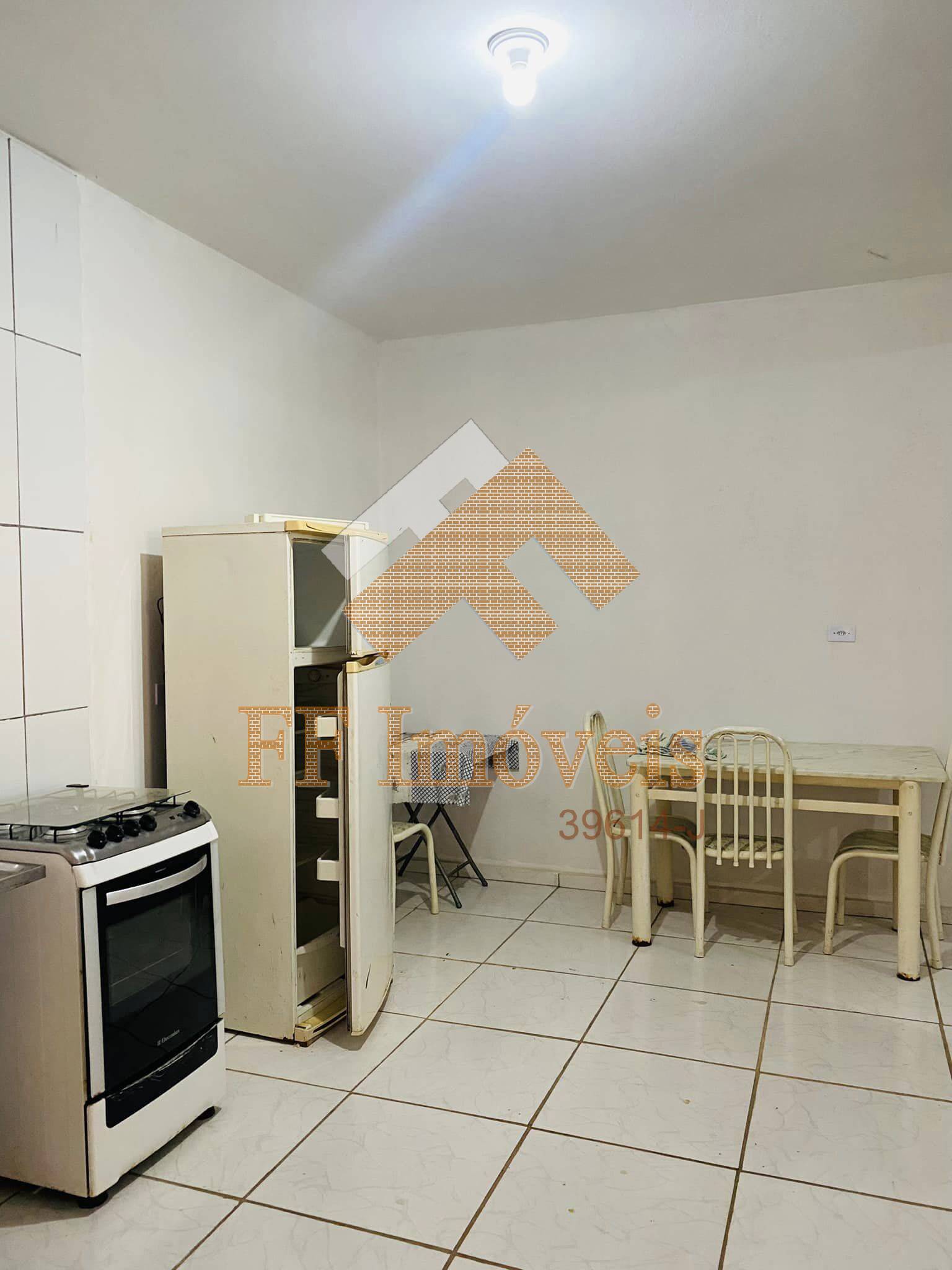 Casa à venda com 2 quartos, 300m² - Foto 16