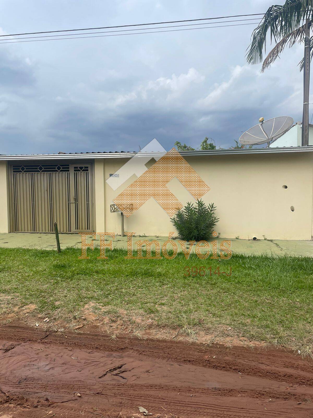 Casa à venda com 2 quartos, 300m² - Foto 1