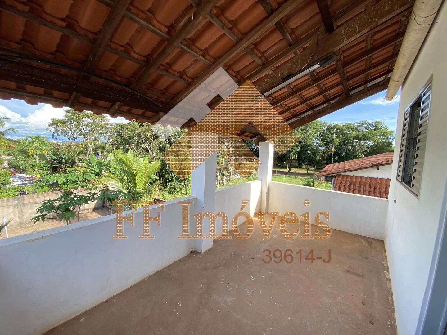 Casa à venda com 2 quartos, 300m² - Foto 4