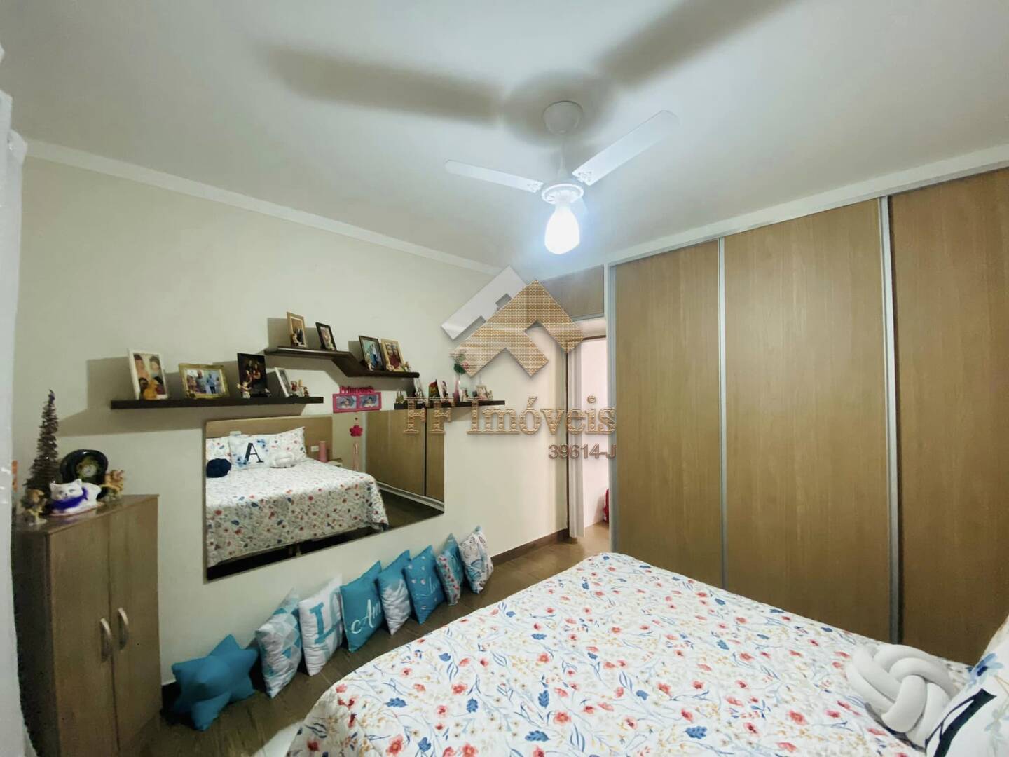 Casa à venda com 2 quartos, 90m² - Foto 9