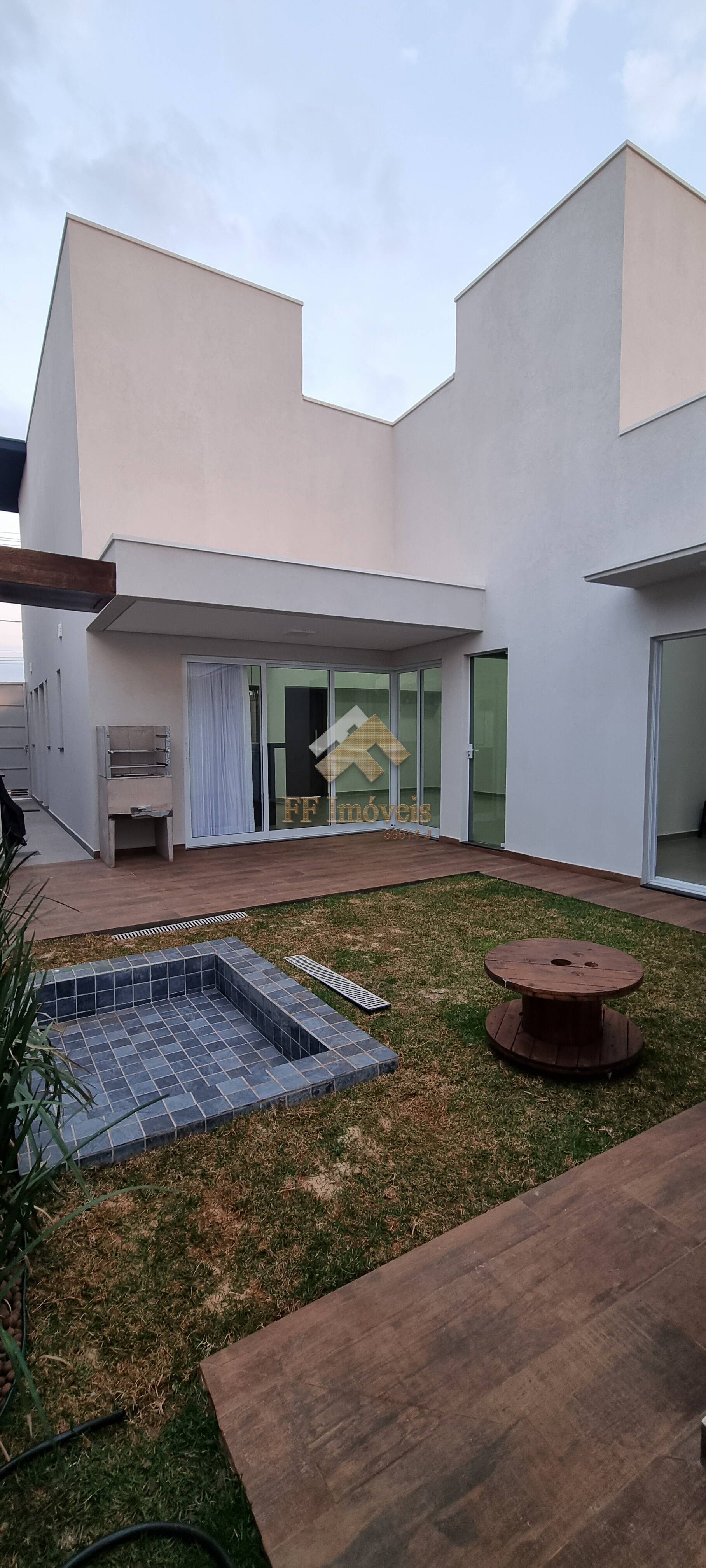 Casa à venda com 3 quartos, 170m² - Foto 4