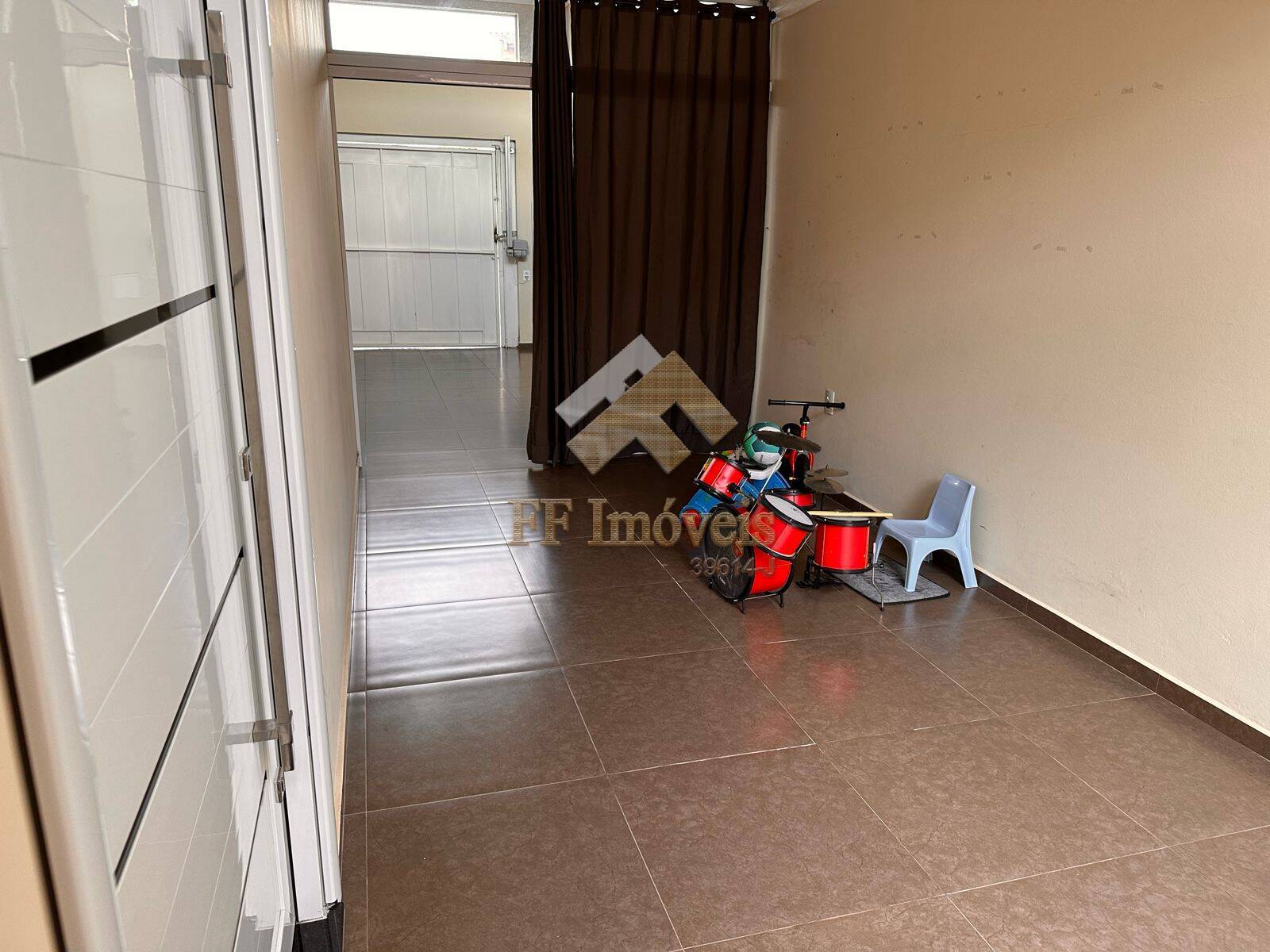 Casa à venda com 2 quartos, 150m² - Foto 14