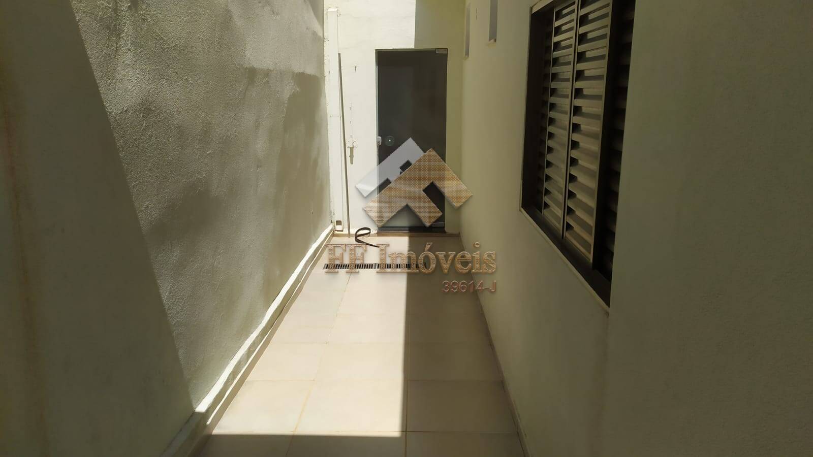 Casa à venda com 4 quartos, 200m² - Foto 5