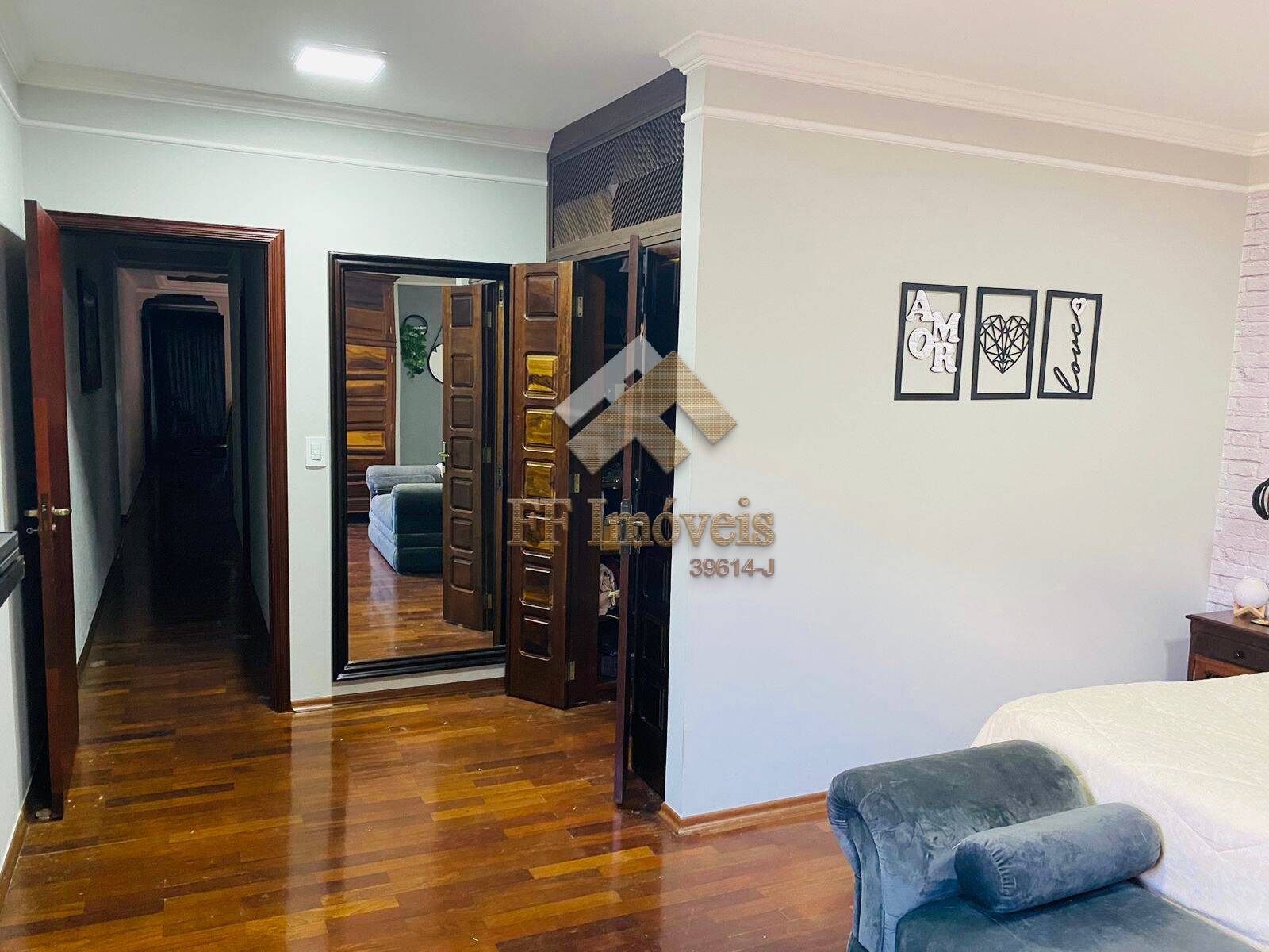 Casa à venda com 2 quartos, 200m² - Foto 4