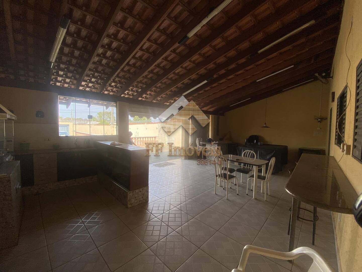 Casa à venda com 4 quartos, 176m² - Foto 4