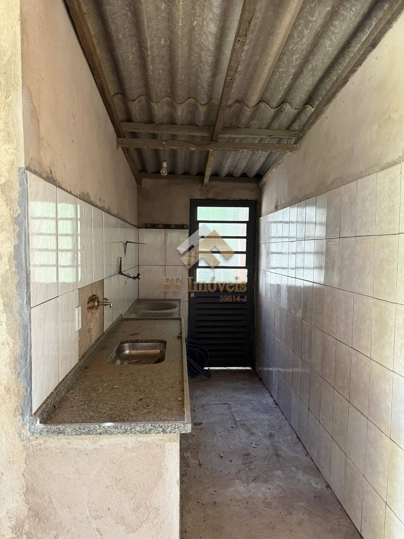 Casa à venda com 2 quartos, 140m² - Foto 14